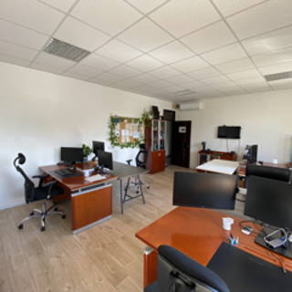 Bureau privé 32 m² 5 postes Coworking Cours Mirabeau Marignane 13700 - photo 4